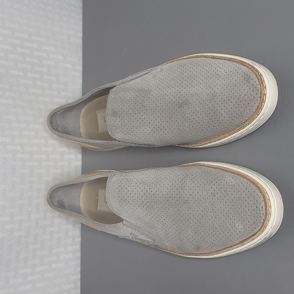 UGG Womens Adley Perf Slip On Sneaker Shoes size 9.5 - Picture 2 of 9